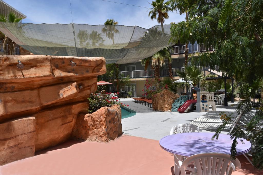Hyundae Resort And Spa Desert Hot Springs Extérieur photo